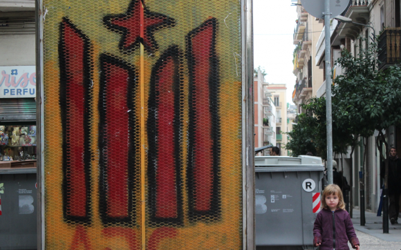 Las generaciones jóvenes son parte de la protesta y los más chicos aprenden el catalán como primera lengua.