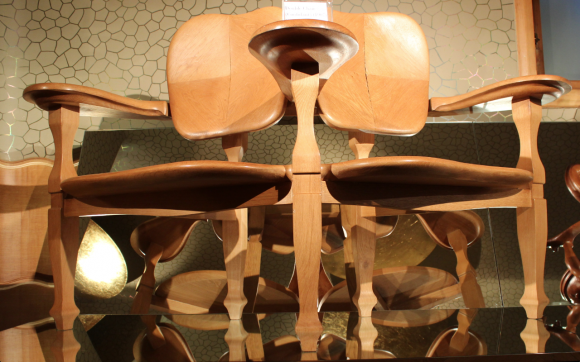 El mobiliario de la casa también fue diseñado por Gaudí, que trabajo todos y cada uno de los detalles.