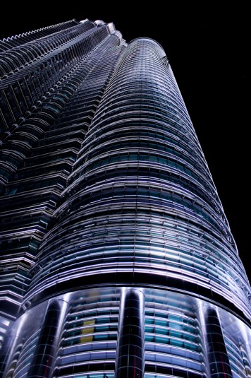 viajoscopio.com - Kuala Lumpur, Malasia - Torres Petronas nocturna 4