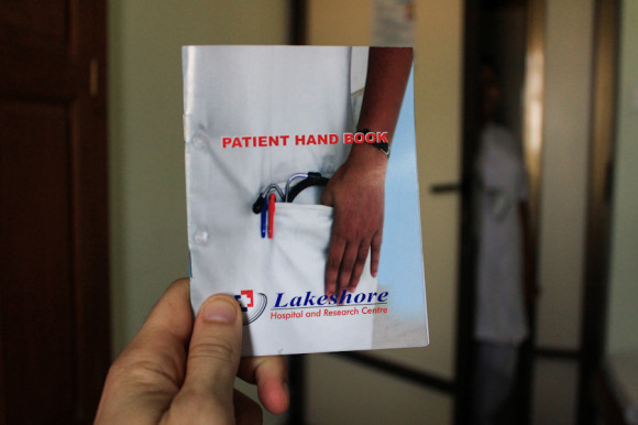 Como aplicado que soy me leo el manual del buen paciente.