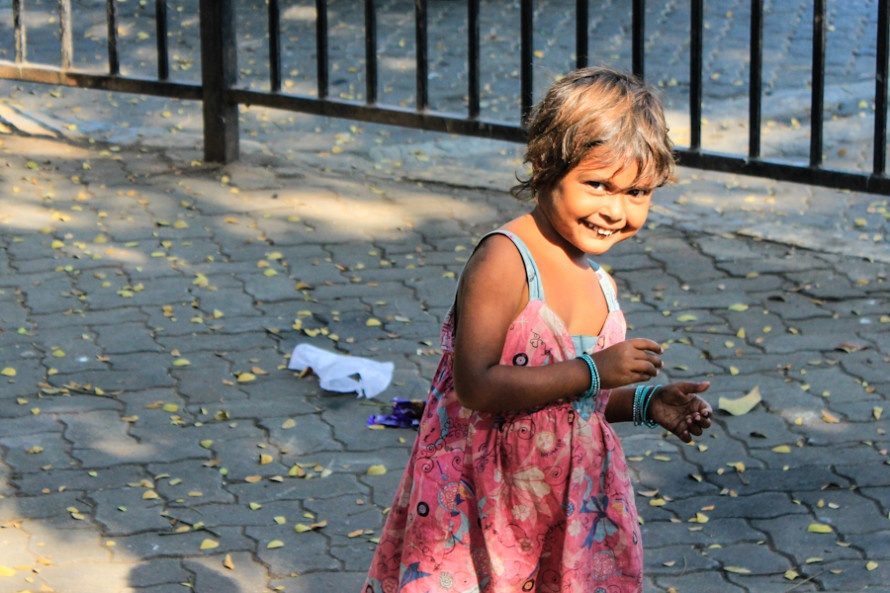 viajoscopio.com - Mumbai, Bombay, India - Local people, girl.