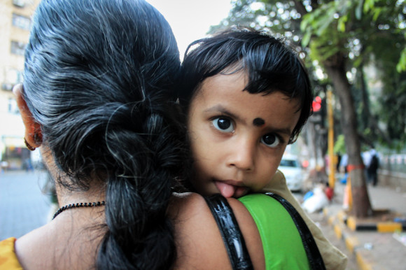 viajoscopio.com - Mumbai, Bombay, India - Local people, kid.